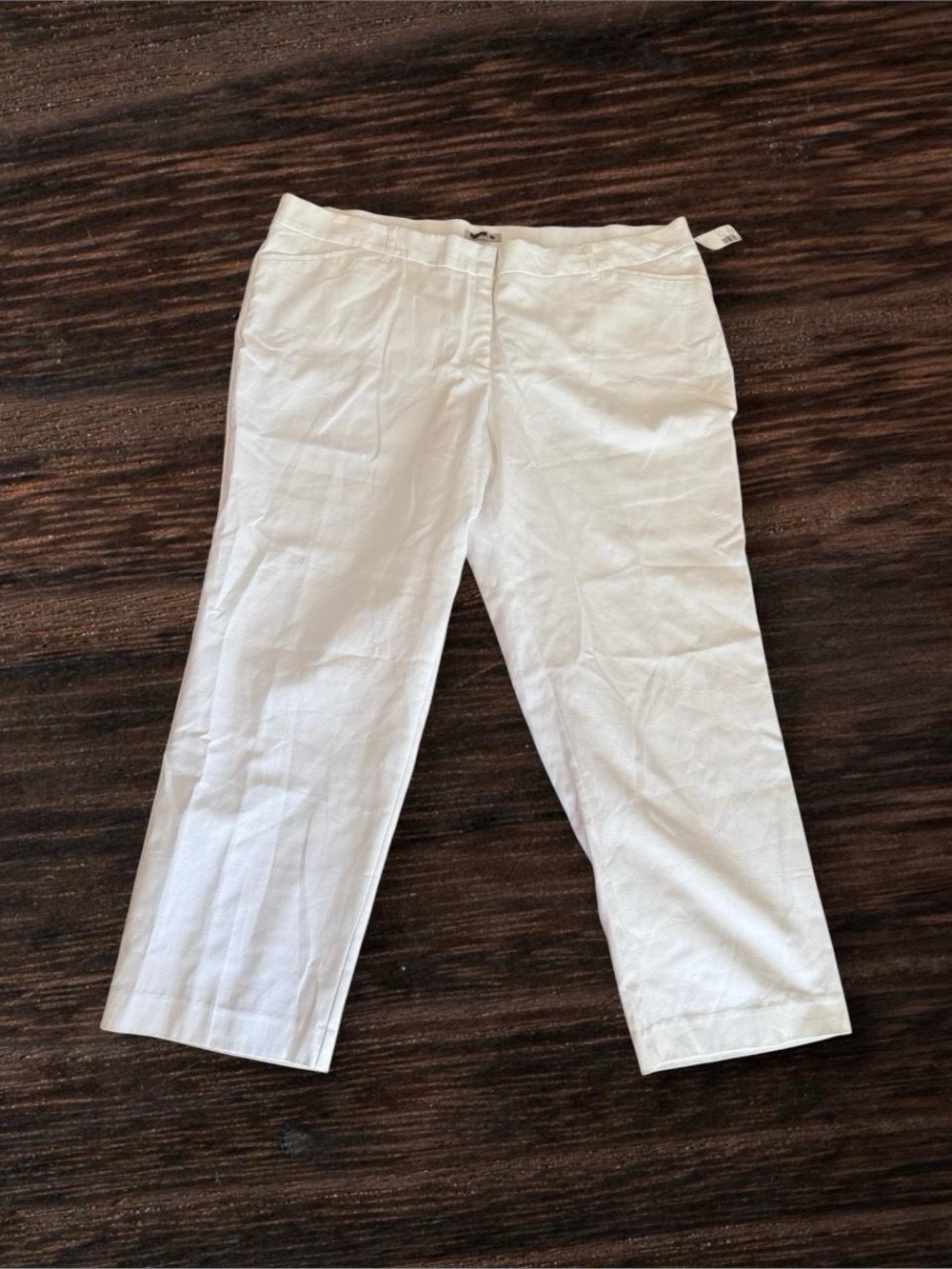 NWT Roz & Ali White Cropped Capri Pants - Women’s Plus Size 24